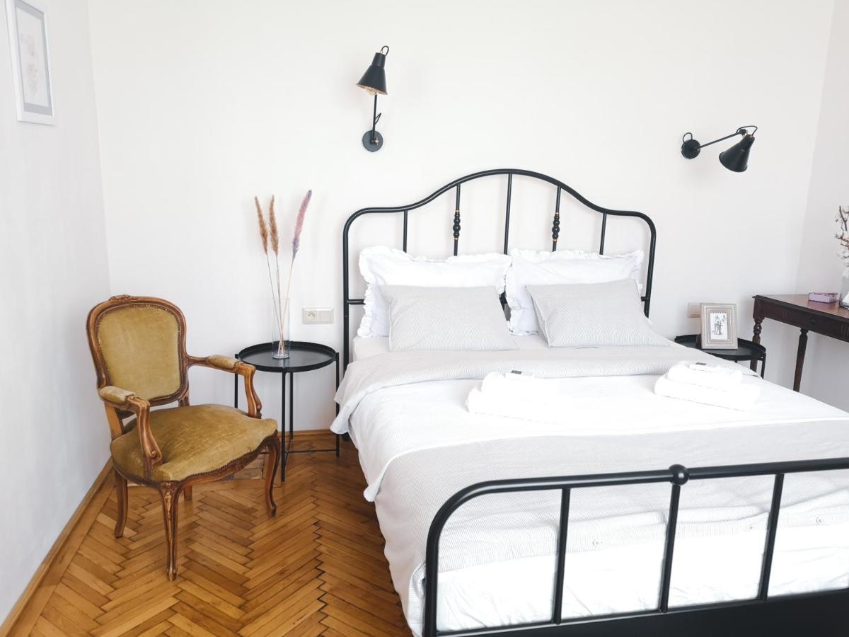 Romantic Apartment In The City Centre Банска-Штьявница Экстерьер фото