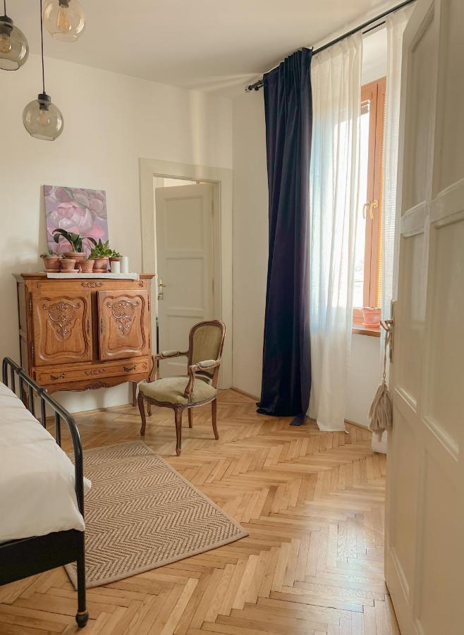 Romantic Apartment In The City Centre Банска-Штьявница Экстерьер фото