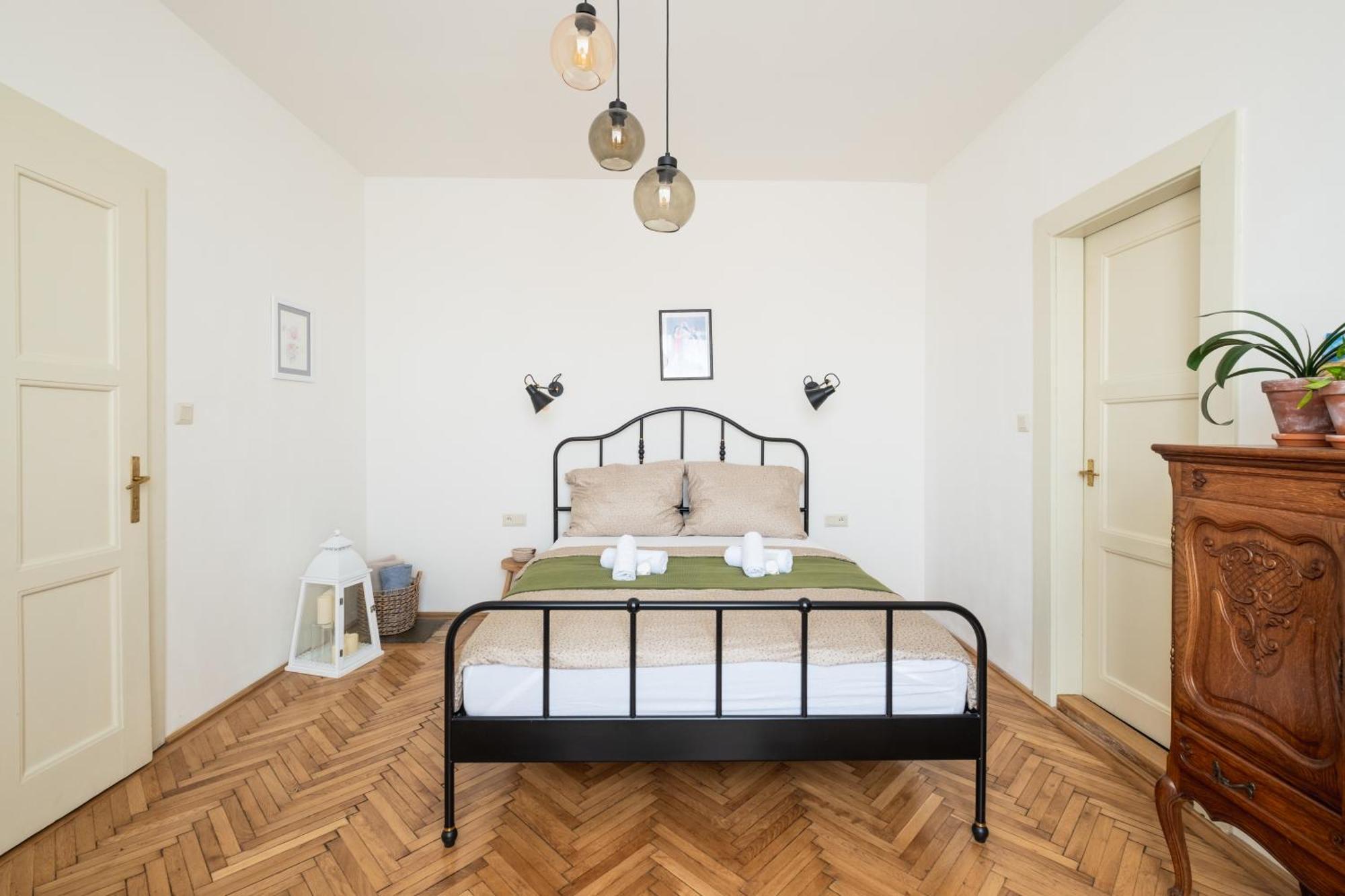 Romantic Apartment In The City Centre Банска-Штьявница Экстерьер фото