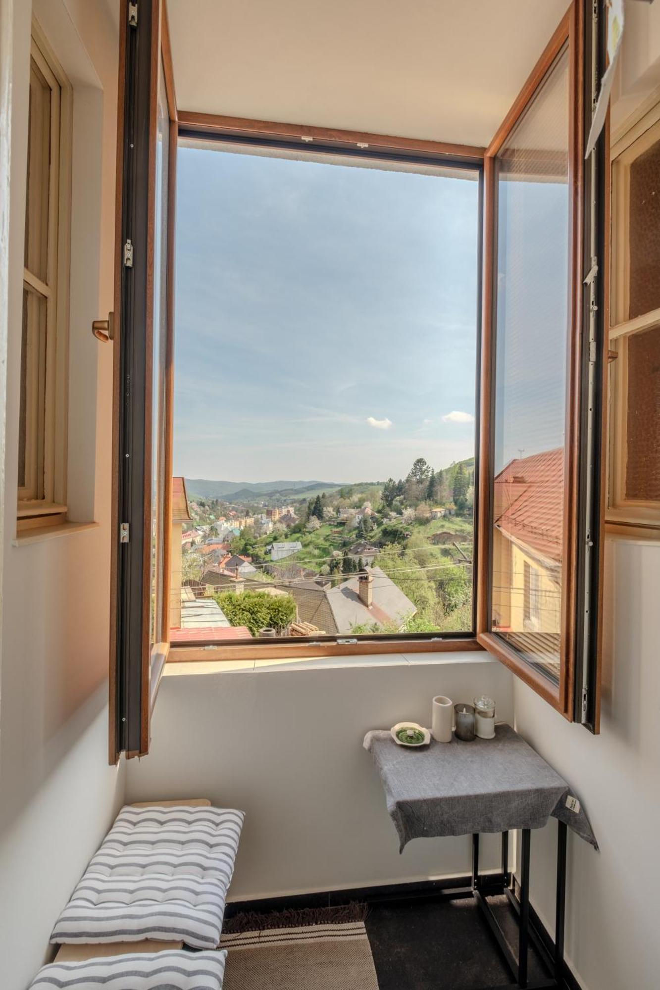 Romantic Apartment In The City Centre Банска-Штьявница Экстерьер фото
